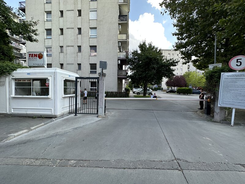 Militari- Pacii, Ten Blocks, bloc 2010, 3 min metrou, Bd. Iuliu Maniu 109