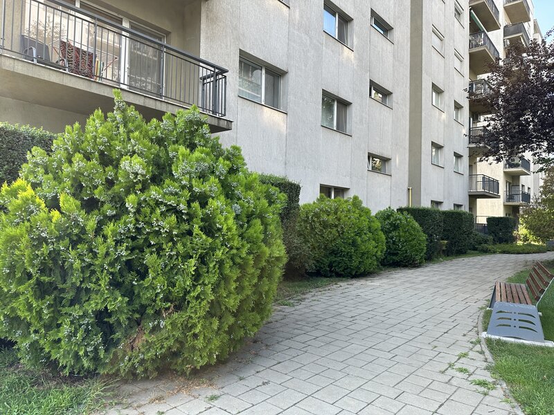 Militari- Pacii, Ten Blocks, bloc 2010, 3 min metrou, Bd. Iuliu Maniu 109