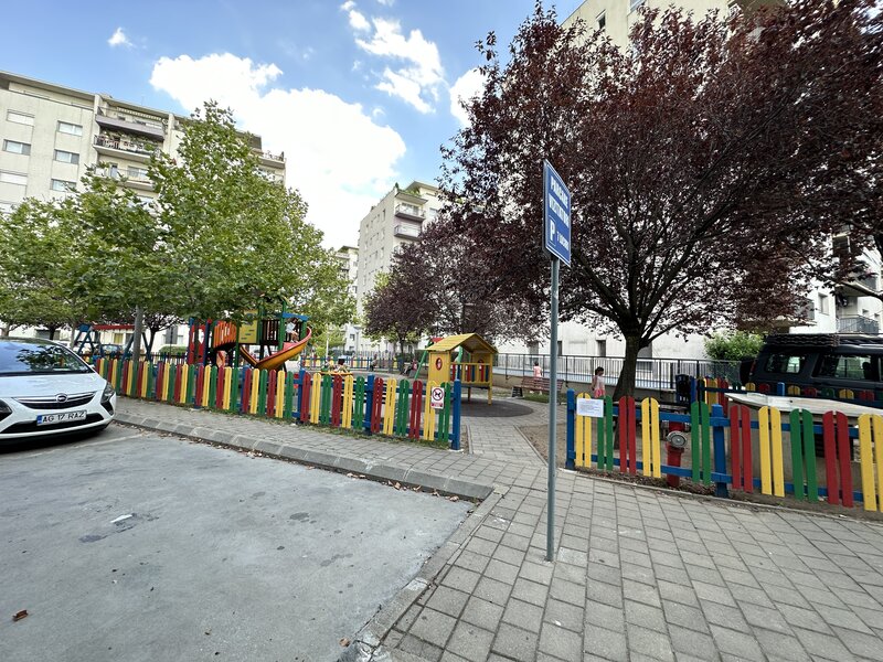 Militari- Pacii, Ten Blocks, bloc 2010, 3 min metrou, Bd. Iuliu Maniu 109